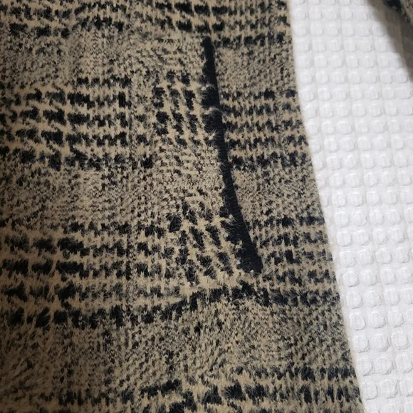 Furry Black and Beige Houndstooth Coatigan - Picture 4 of 4